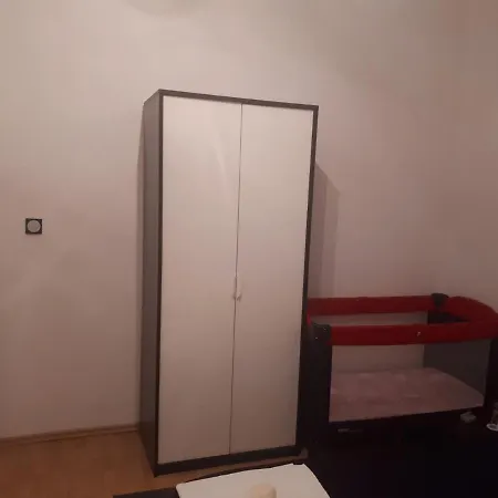 Apartment Lovely In With Balcony *